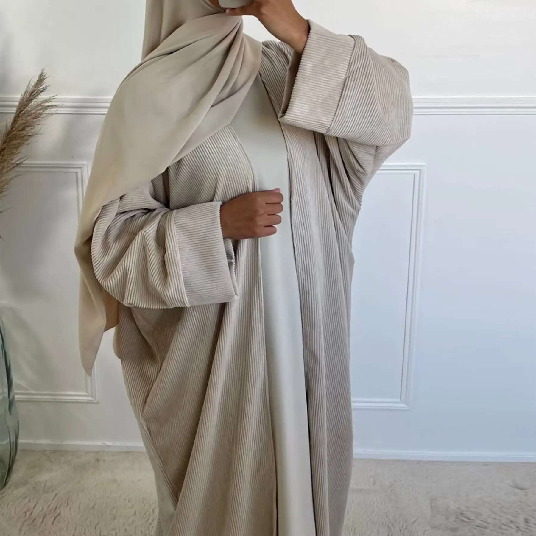 Abaya en velours côtelé pour femmes musulmanes, tenue hiver 2024 - image de produit 6