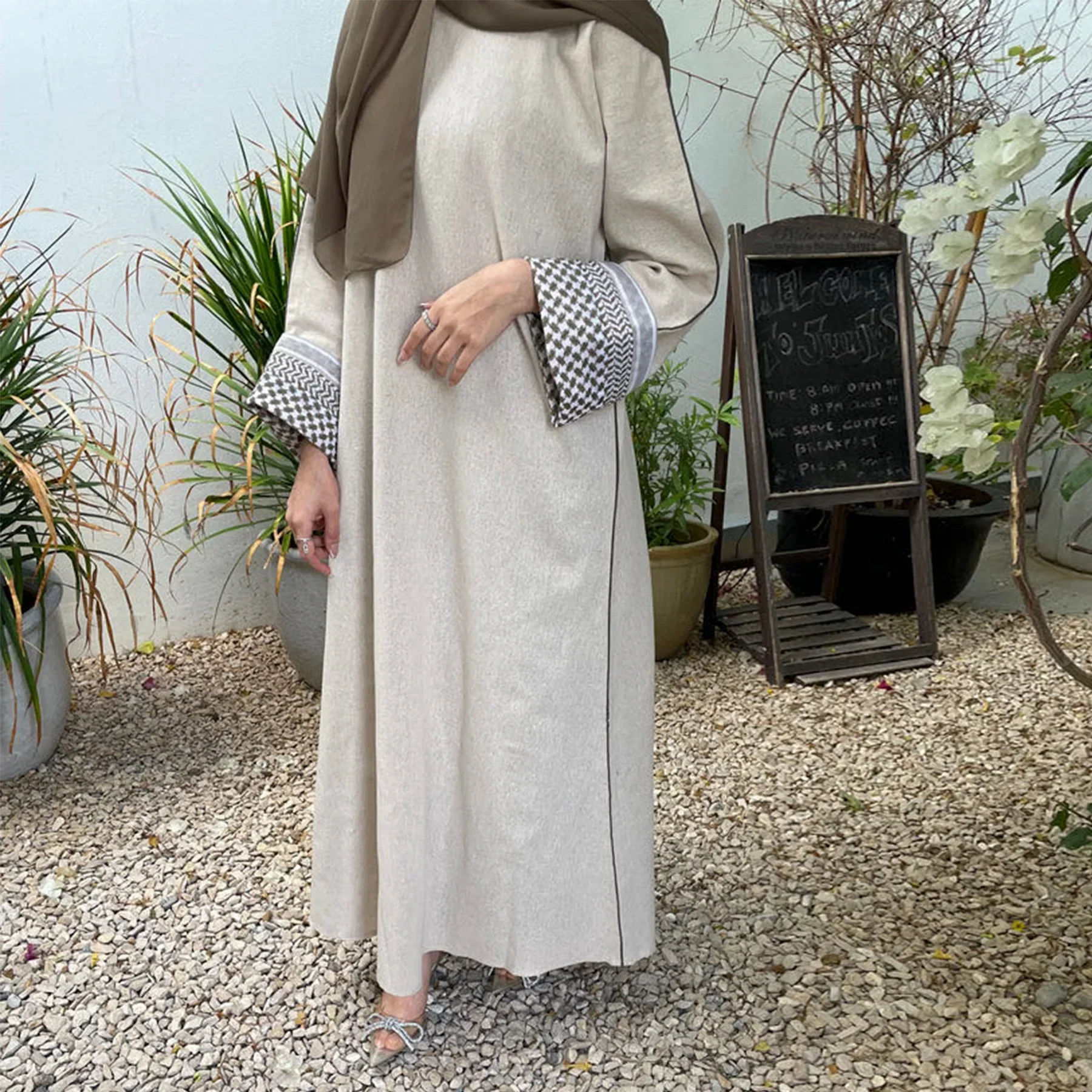 Abaya en lin de coton fermé pour femmes - Robe Hijab musulmane Luxe - image de produit 2